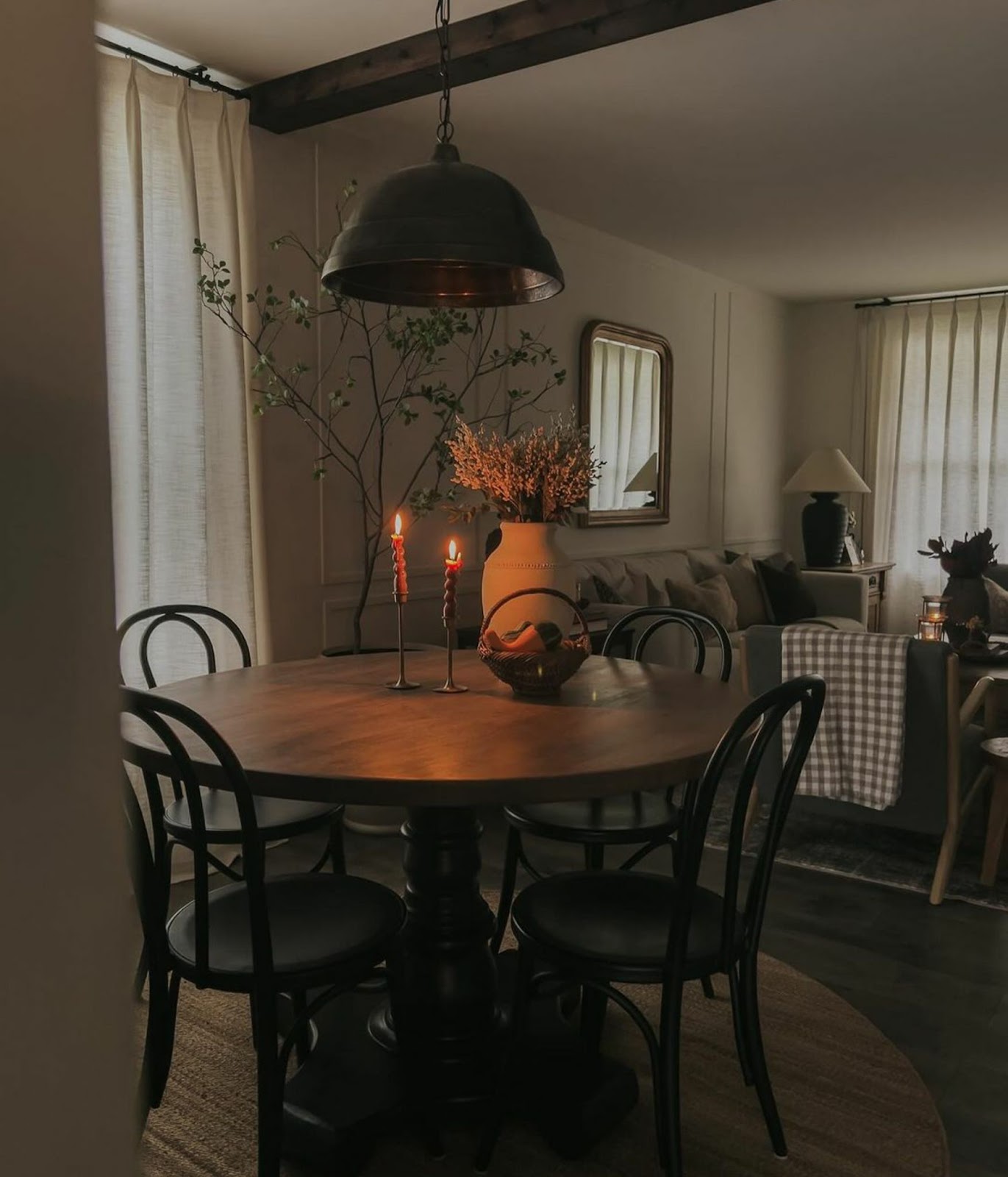 Gorgeous Black Round Dining Table