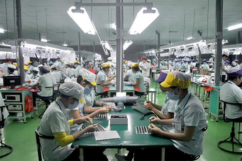 Công nhân sản xuất chiếm khoảng 70% tổng số lao động tại các khu công nghiệp