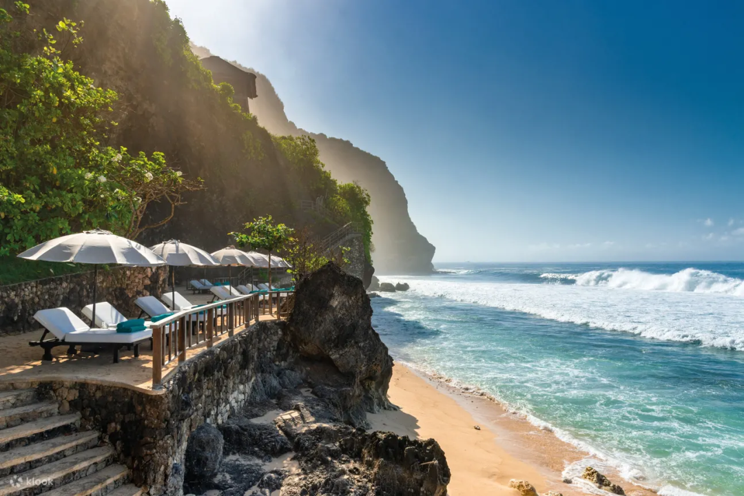 Seashore Sanctuaries Lavish Escapes