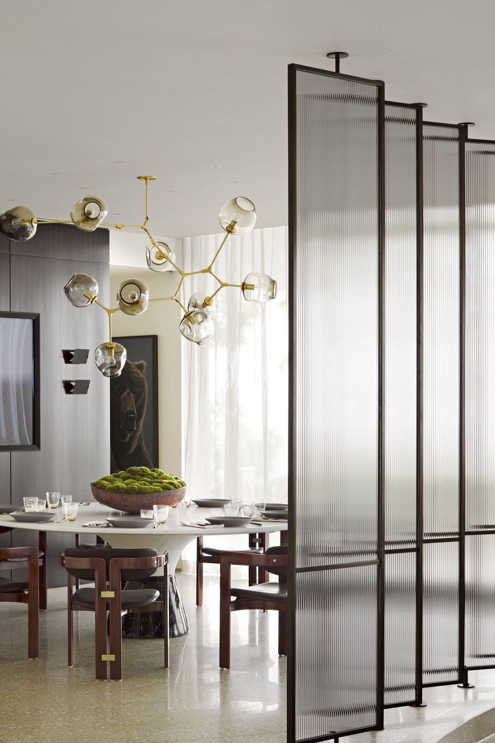 Rotating Glass Partition Design