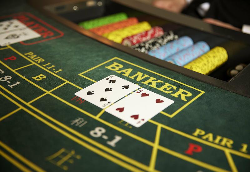 Luật rút quân thứ 3 bên bài Banker