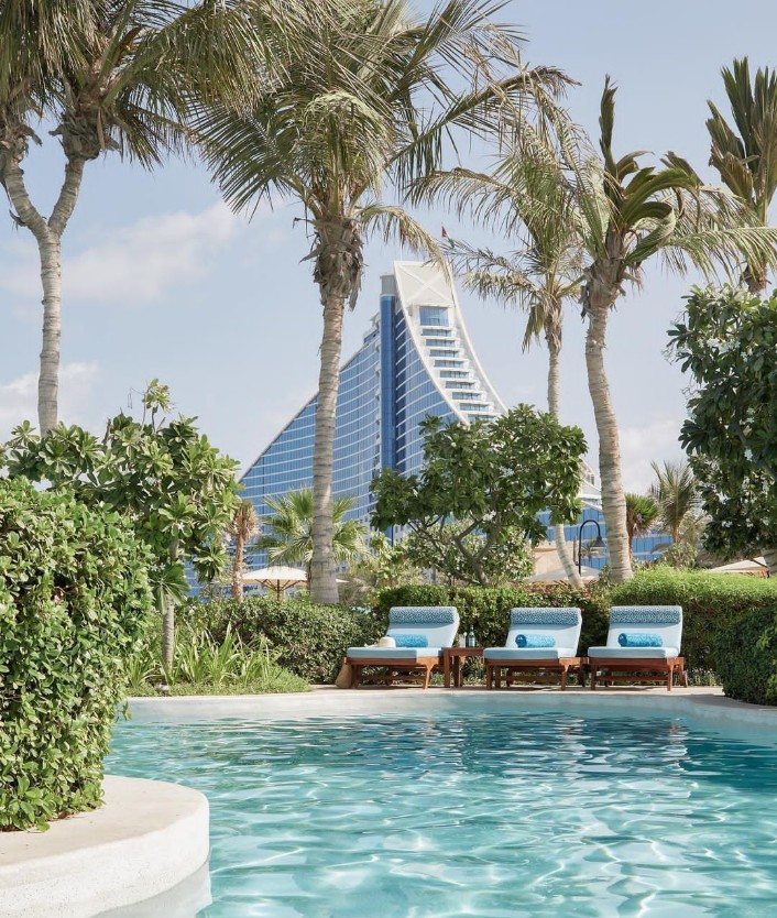 Jumeirah Beach Hotel - Luxurious hotels of Dubai 
