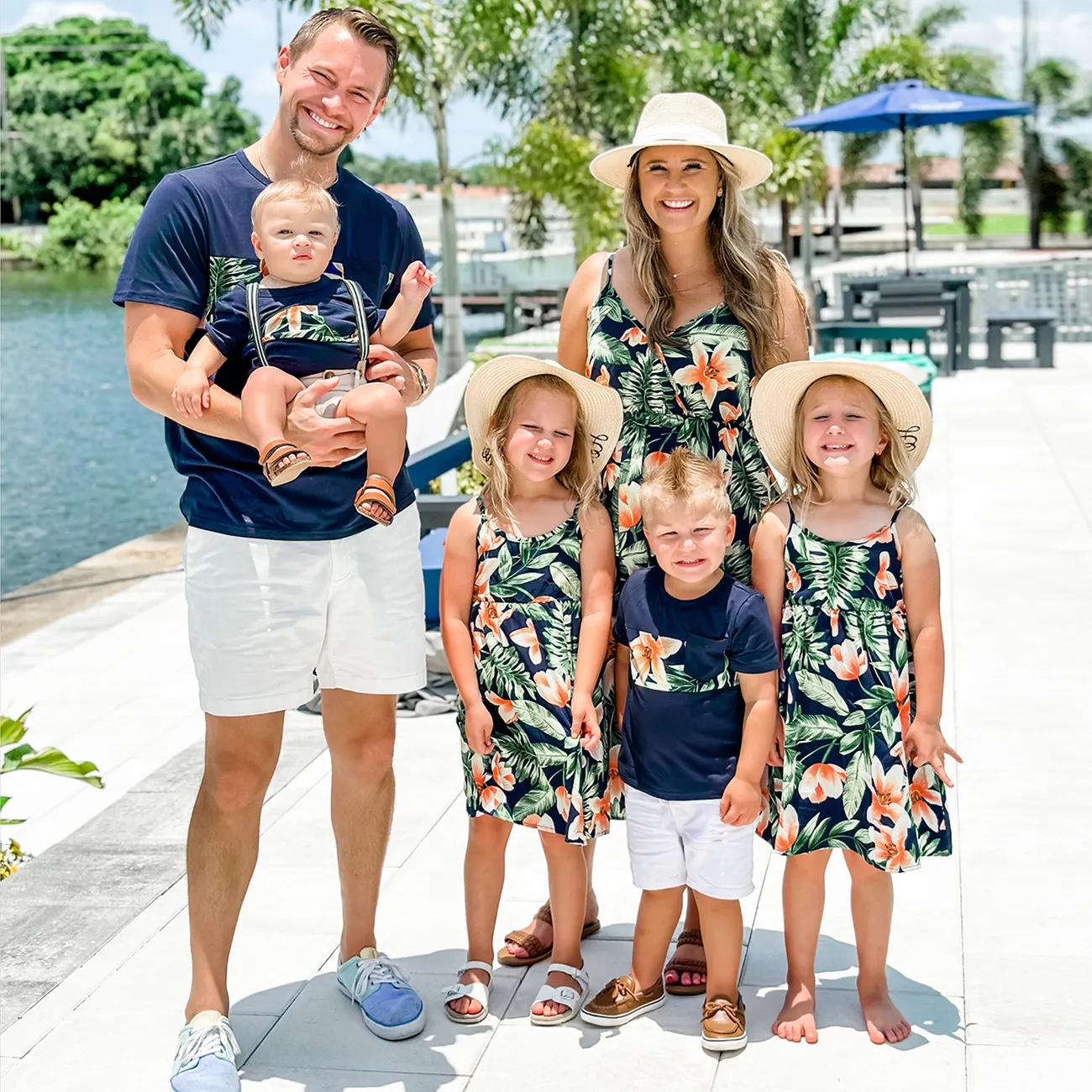 Family Holiday Outfit Ideas: Dressing for the Season - 10