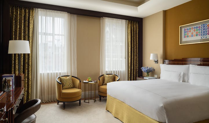 Chic Grandeur Premier Luxury Picks
