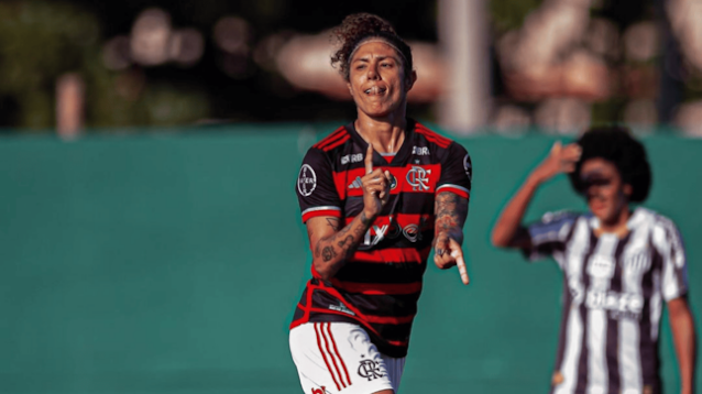 Cristiane anotou dois gols na goleada do Flamengo contra o Santos (Foto: Paula Reis / CRF)