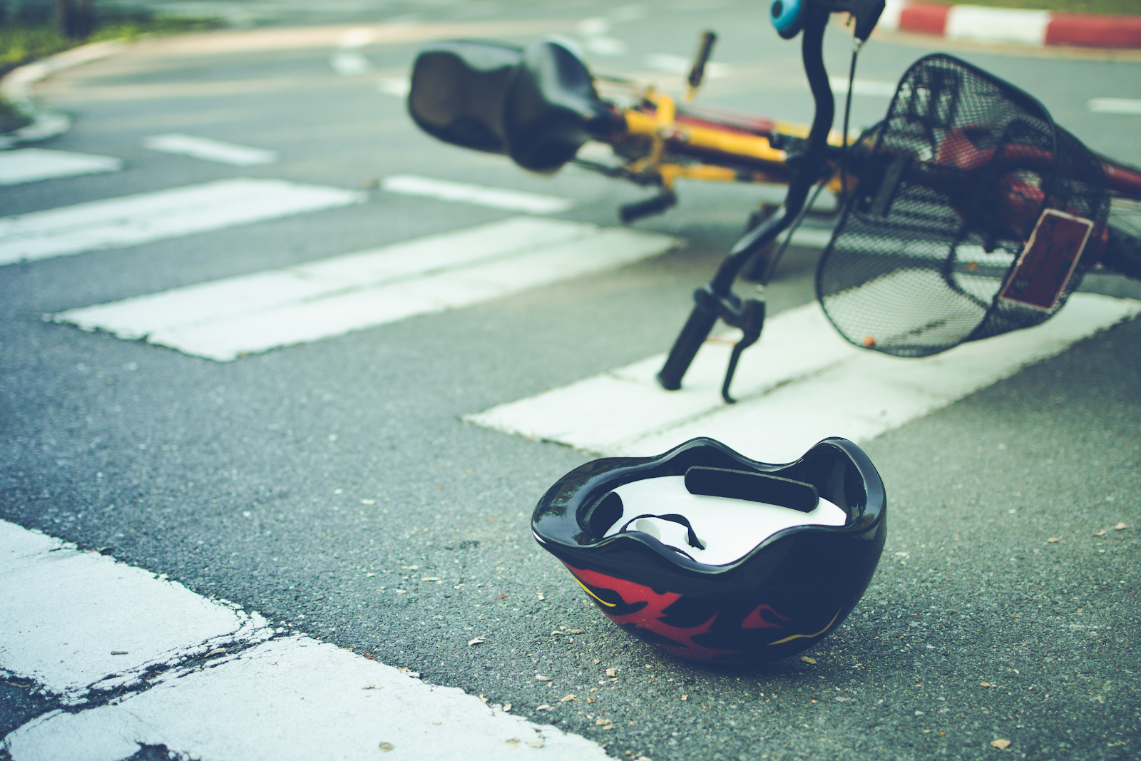 injured bicyclist in a bicycle accident in silver spring, bicycle car accidents occur frequently in intersections
