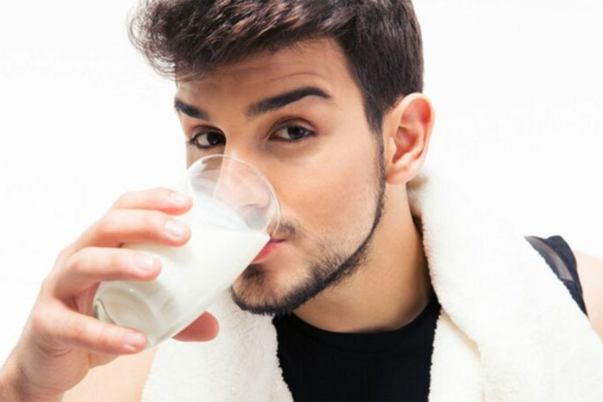 Sự thật thì đàn ông cũng có thể uống sữa hạt 
