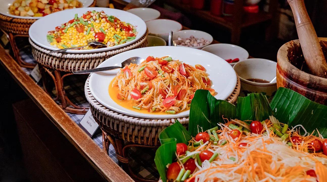 Thưởng thức các món hải sản Thái và các món đậm vị ẩm thực Đông Nam Á hấp dẫn
