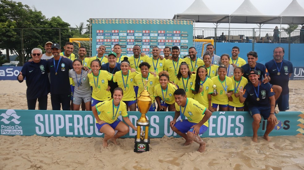 Brasil venceu o Paraguai no Desafio Internacional de Futebol de Areia — Foto: Luis Pacca/ Praia de Paulista