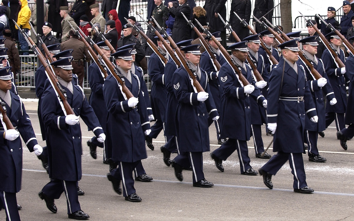 Airmen honor president during inaugural parade > Air Force > Article Display