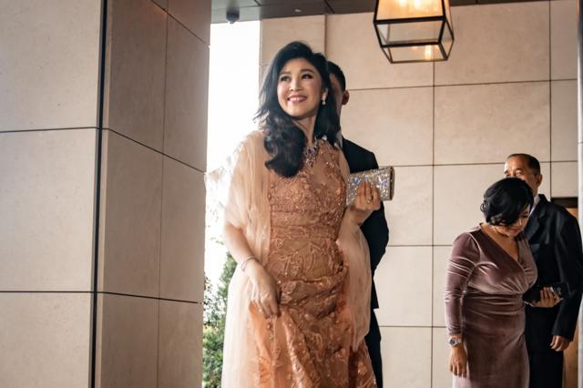 Ảnh bà Yingluck Shinawatra trong bộ váy dạ hội