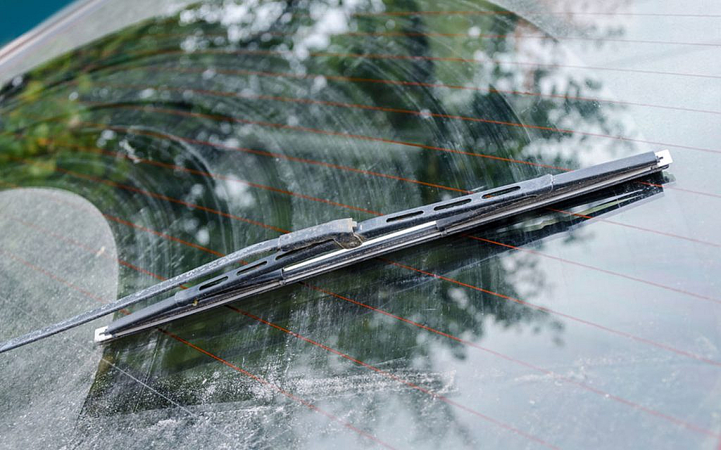 Wiper blades may not function correctly due to a faulty windshield wiper motor