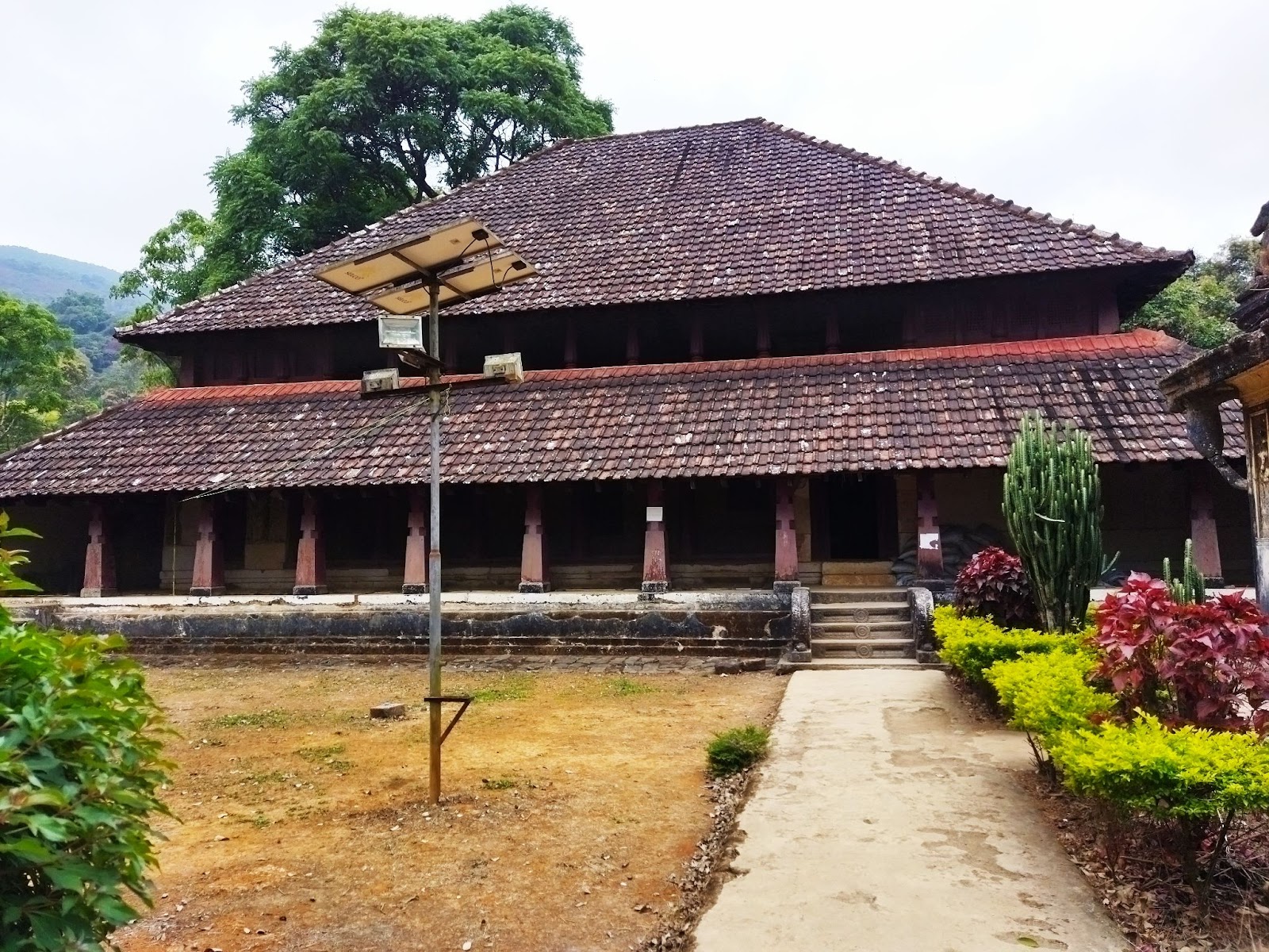 Nalaknad Palace