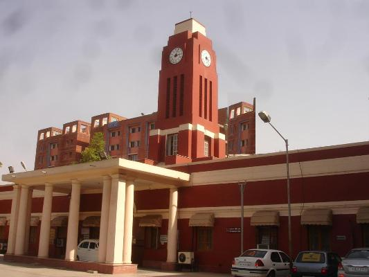 Lok Nayak Jai Prakash Narayan Hospital 