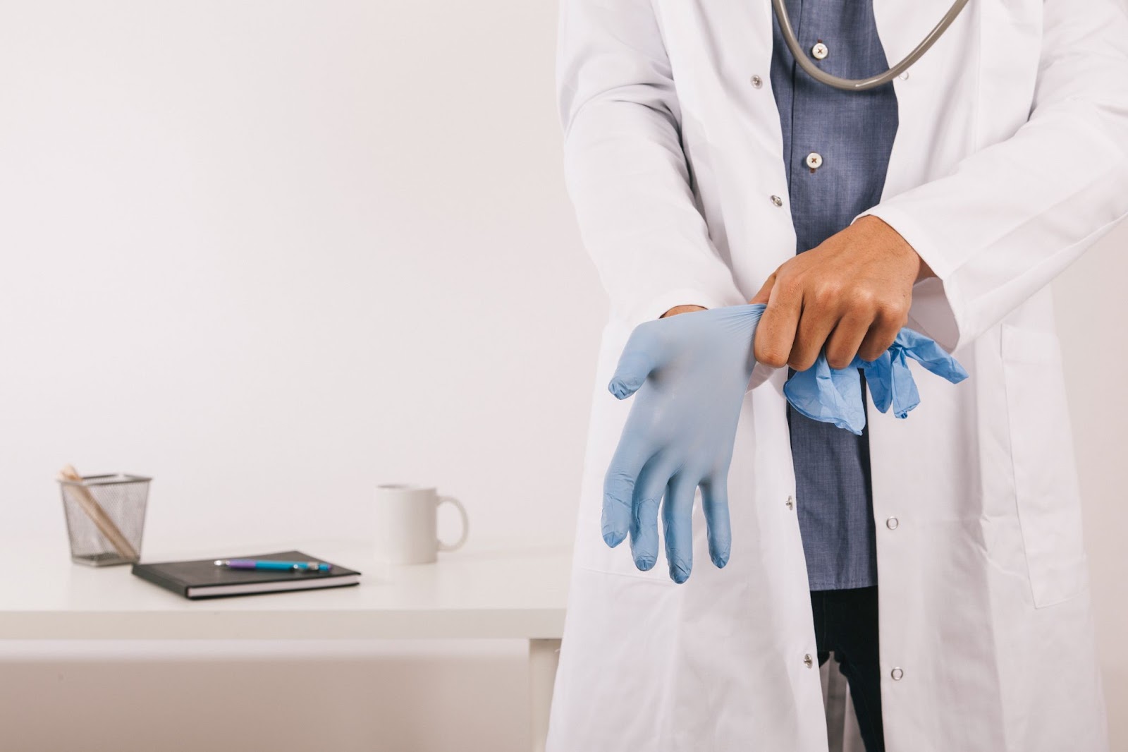 Consultarea medicului pentru dermatită de contact