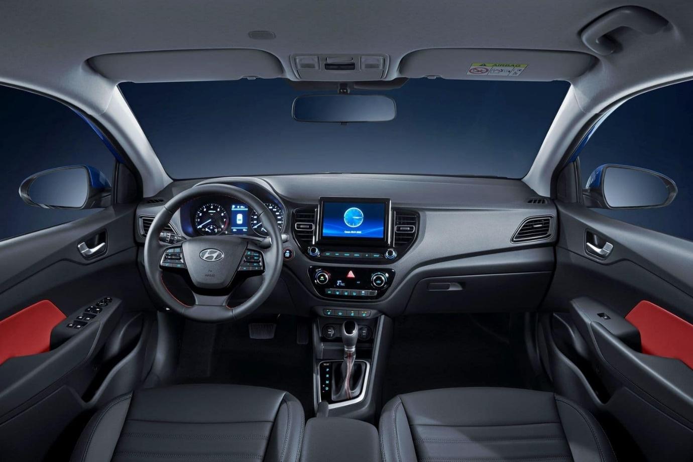 Interior del Hyundai Solaris 2020
