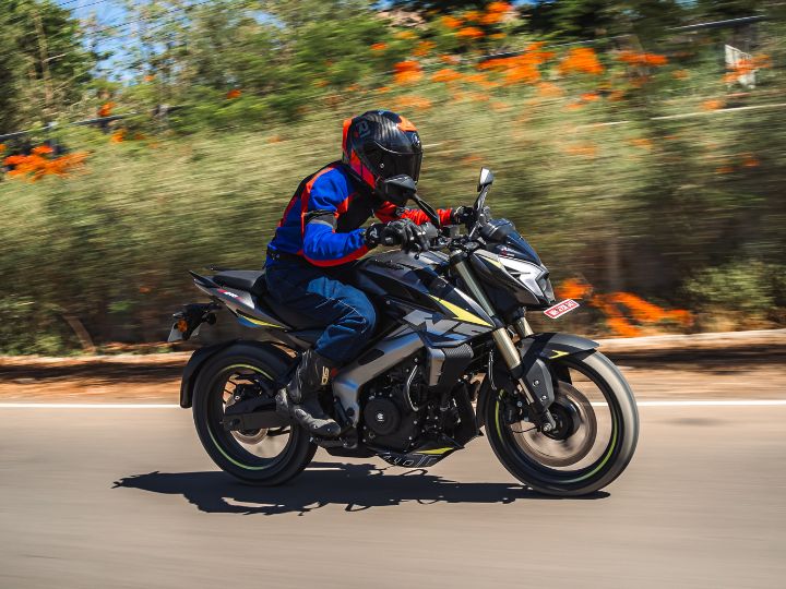 Bajaj Pulsar NS400Z RIding Side Profile