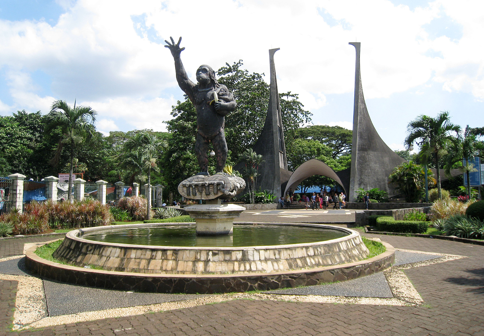 Kebun Binatang Ragunan (Photo: Wikipedia)