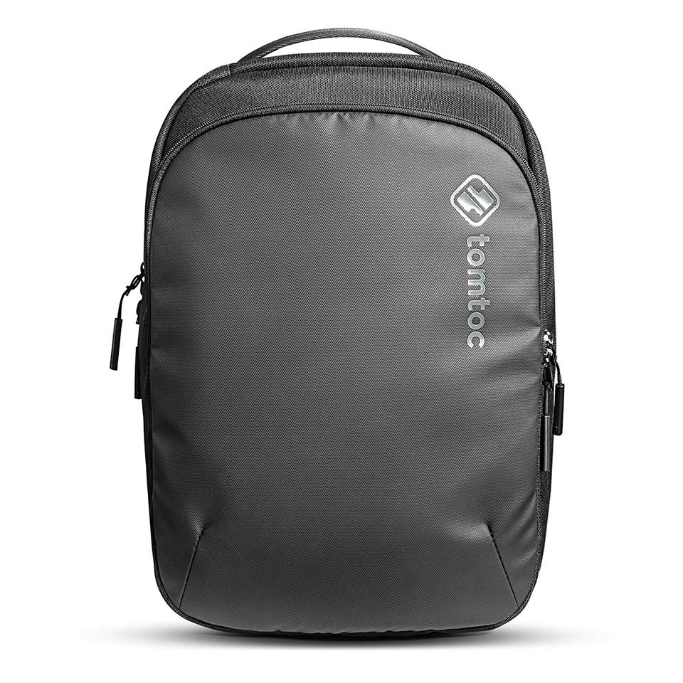 https://bizweb.dktcdn.net/100/044/266/files/balo-chong-soc-macbook-pro-13-14-15-16-tomtoc-usa-h62-e02d-black-17.jpg?v=1664890027730