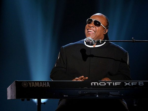Imagem de conteúdo da notícia "Billy Joel e Stevie Wonder são confirmados no Grammy 2024" #1