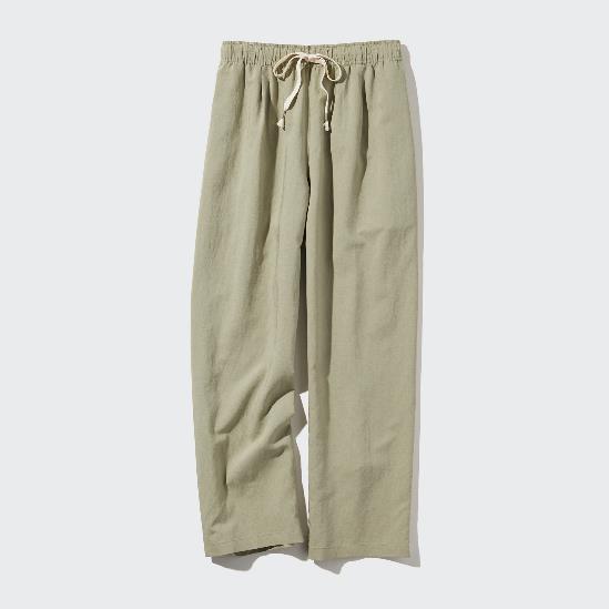 A pair of pants on a white background

Description automatically generated