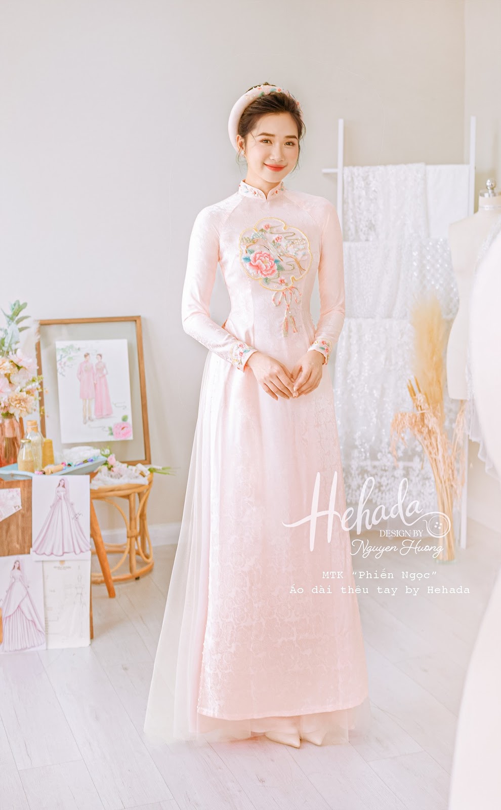 Form dáng thiết kế áo dài Phiến Ngọc Hồng