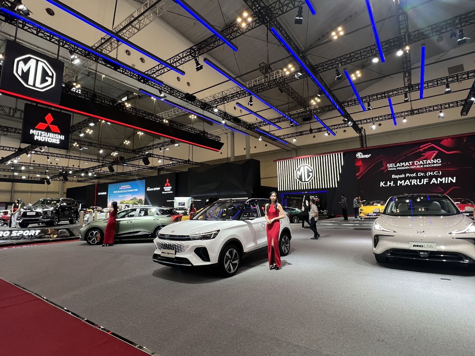 Booth MG
