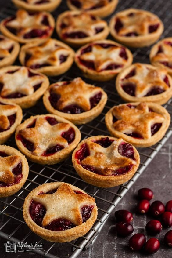 mince pies are unique christmas dinner ideas 