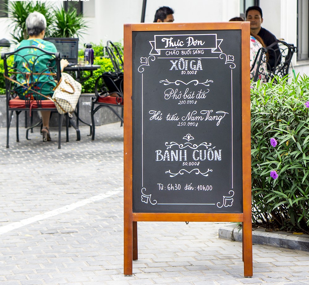 Bảng menu quán ăn ngoài trời đơn giản