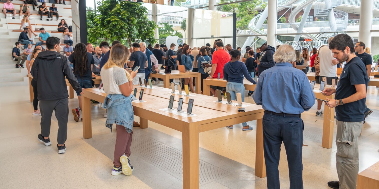 Apple Store Lighting | Stouch Lighting