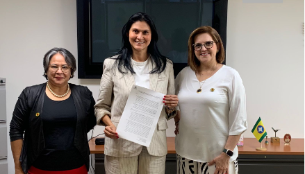 Secretaría de Salud y Ambiente de Bucaramanga y ONG Urban Participation firman Memorando de Entendimiento para Potencializar la Economía Circular