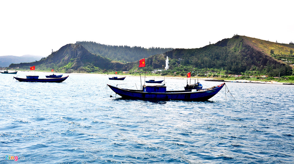 Can canh hang loat mieng nui lua co o vung bien Quang Ngai hinh anh 7