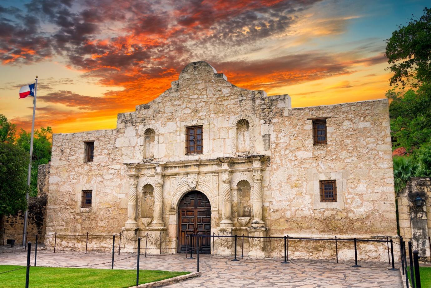 The Alamo — The Site of One of America's Most Historic Battles | Gray Line  World Wide