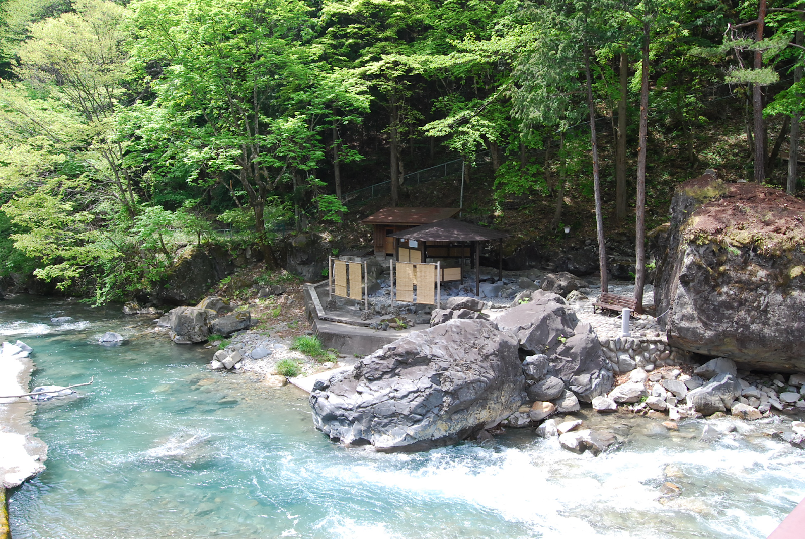 四万温泉の景色の写真