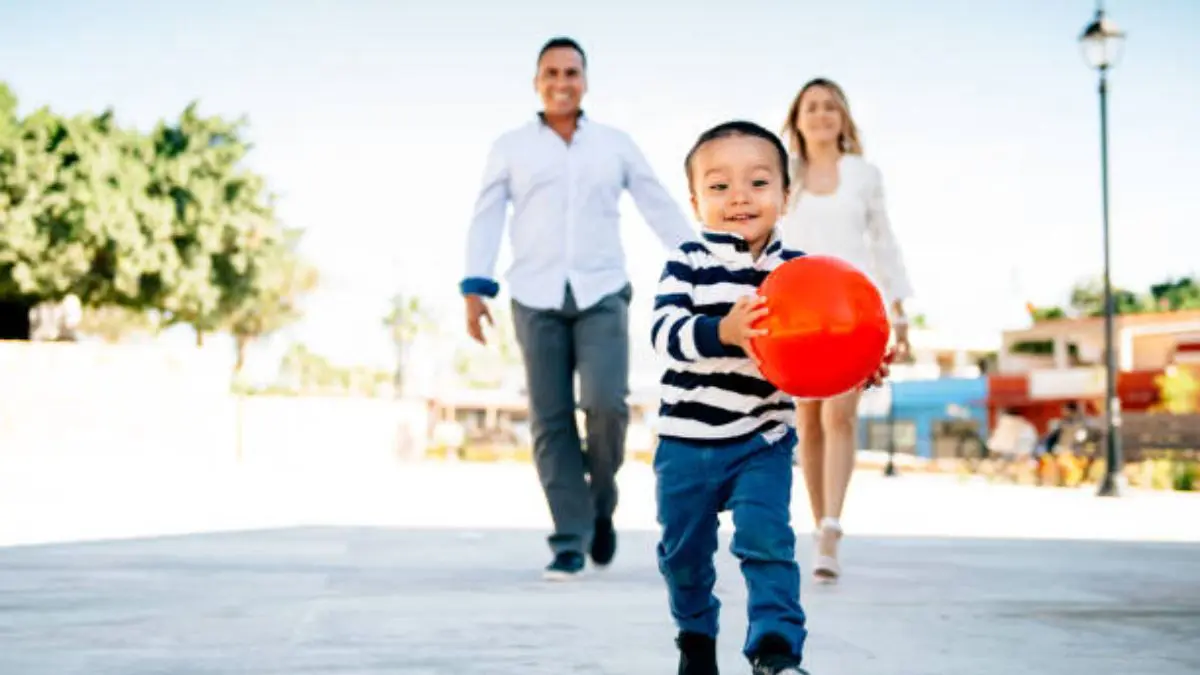 Let your child experience pure bliss while travelling with a toddler