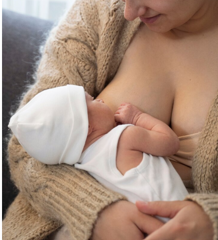 Why does my baby keep switching breasts while breastfeeding