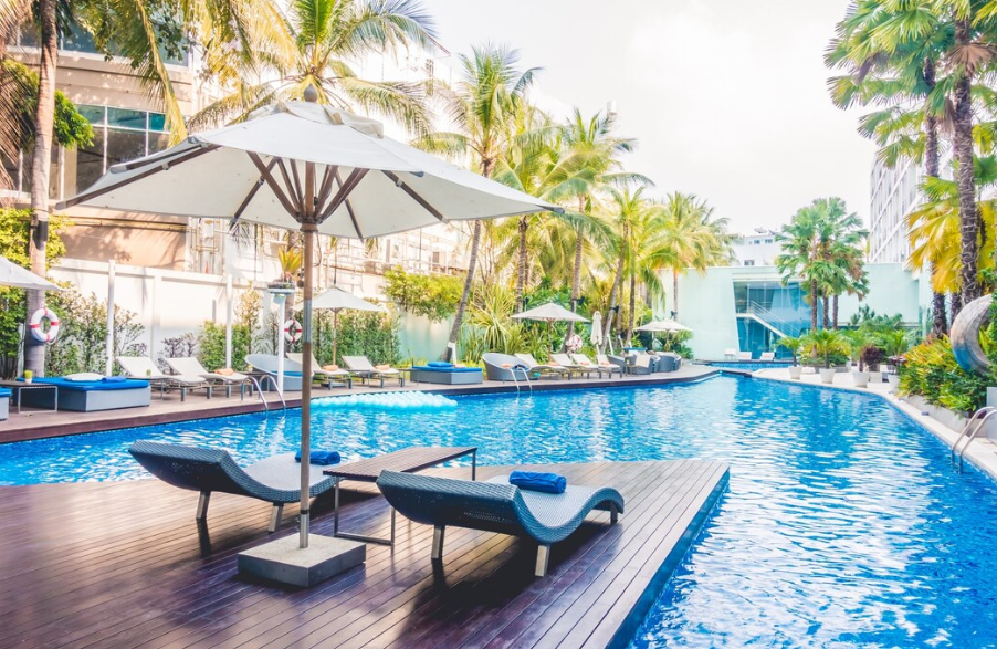 Where can I find good swimming pool design consultants?