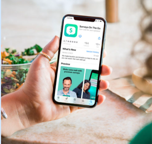 The Surveys On The Go app displaying what's new on the platform and offering the opportunity to earn cash for completing surveys.