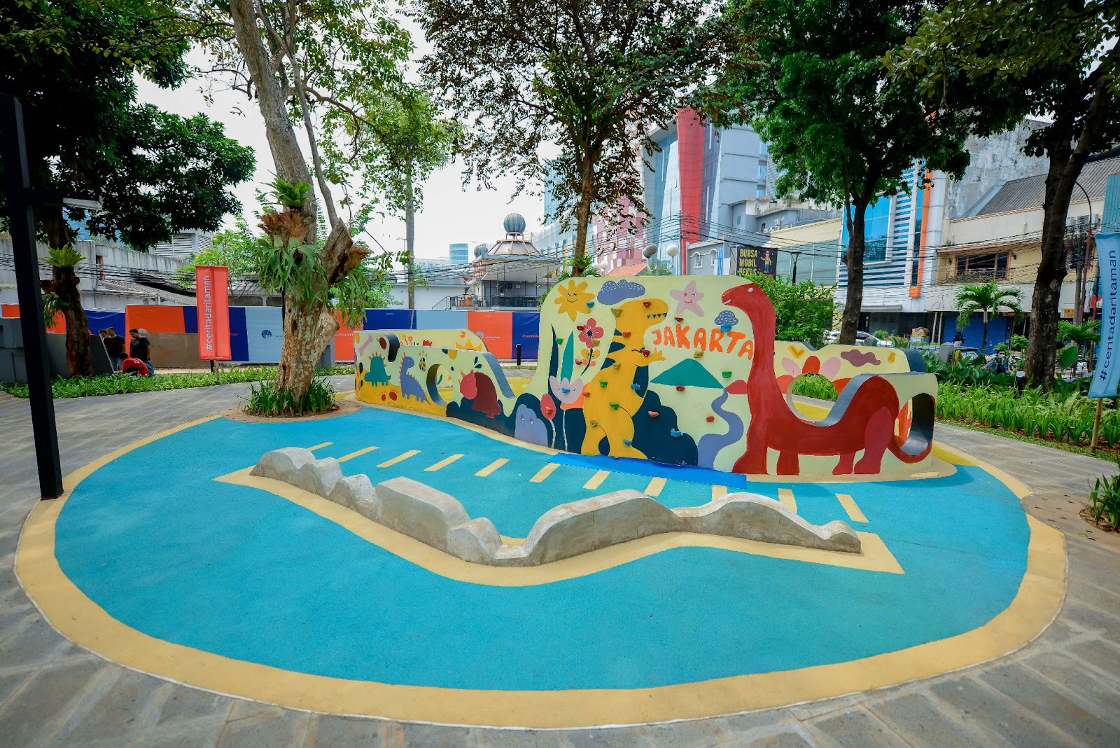 Plaza anak di Taman Literasi Martha Christina Tiahahu. Sumber: Jakarta Smart City