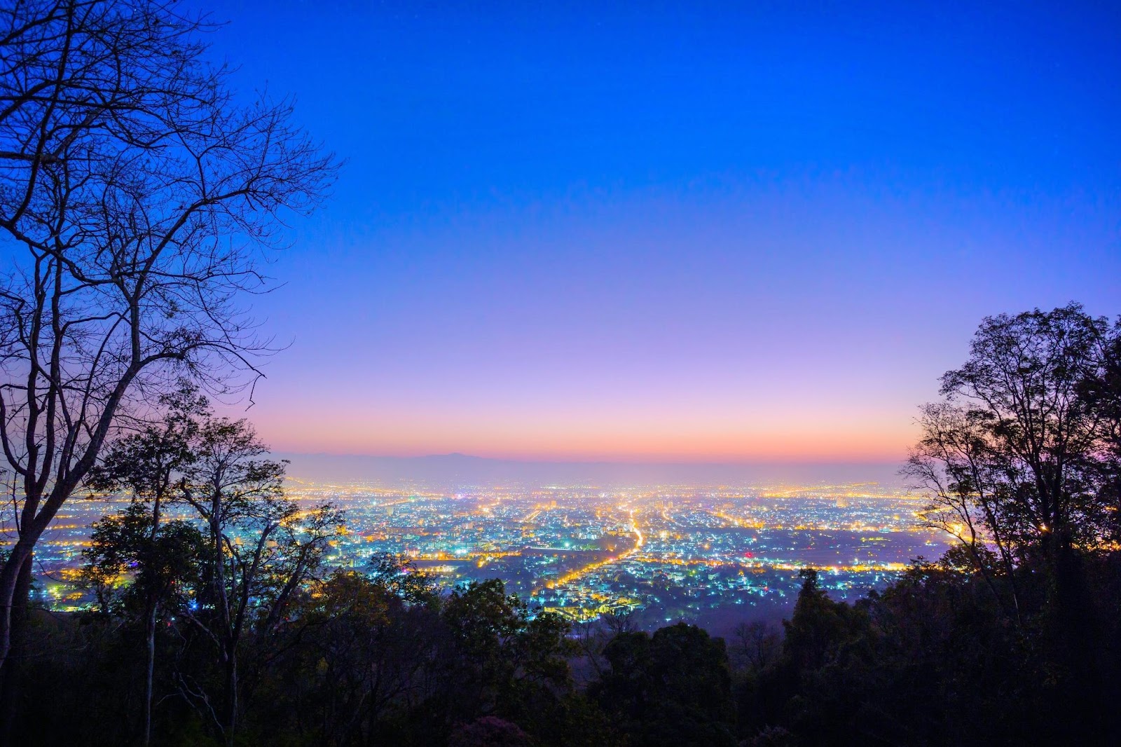 素貼山