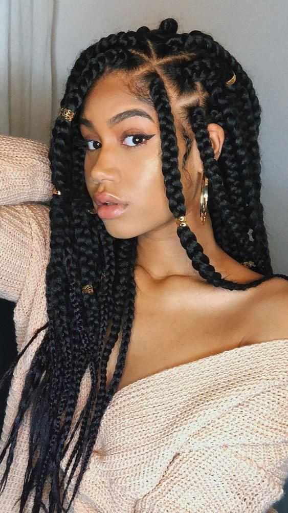 Picture of a lady wearing gorgeous braids
