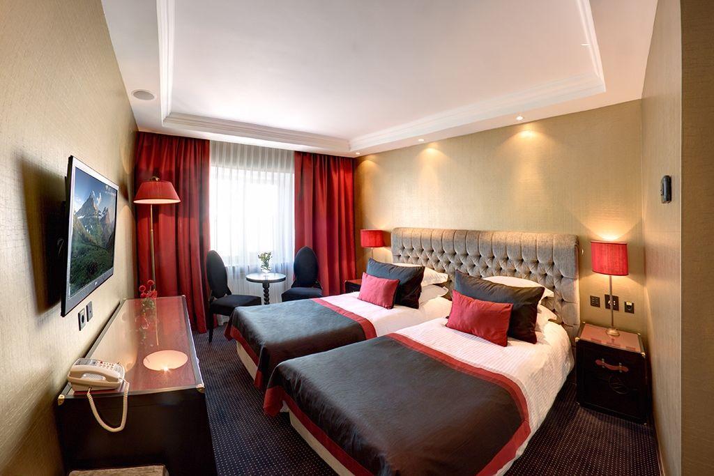 https://www.hotels-inkiev.com/data/Photos/OriginalPhoto/3451/345148/345148312/khreschatyk-hotel-kyiv-photo-20.JPEG