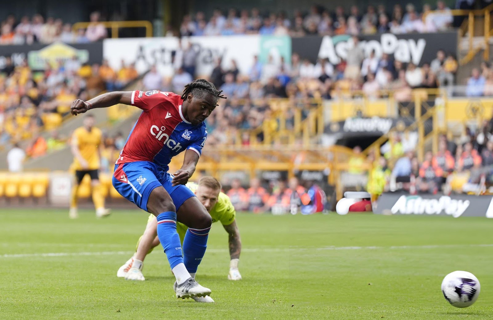 Eze có đóng góp lớn vào lối chơi Crystal Palace