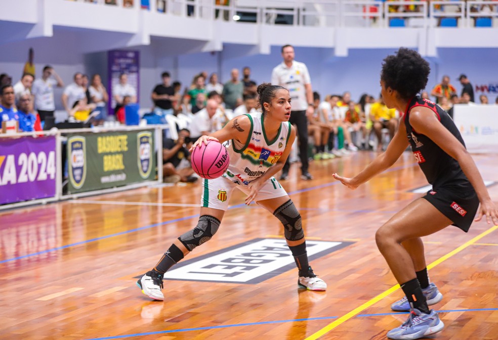 Lance do jogo entre Sampaio Basquete e Sesi Araraquara — Foto: João Marcos / Sampaio Basquete