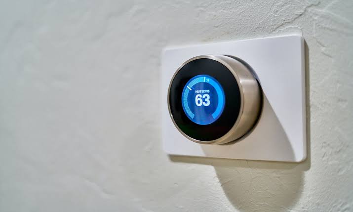 A Programmable Thermostat