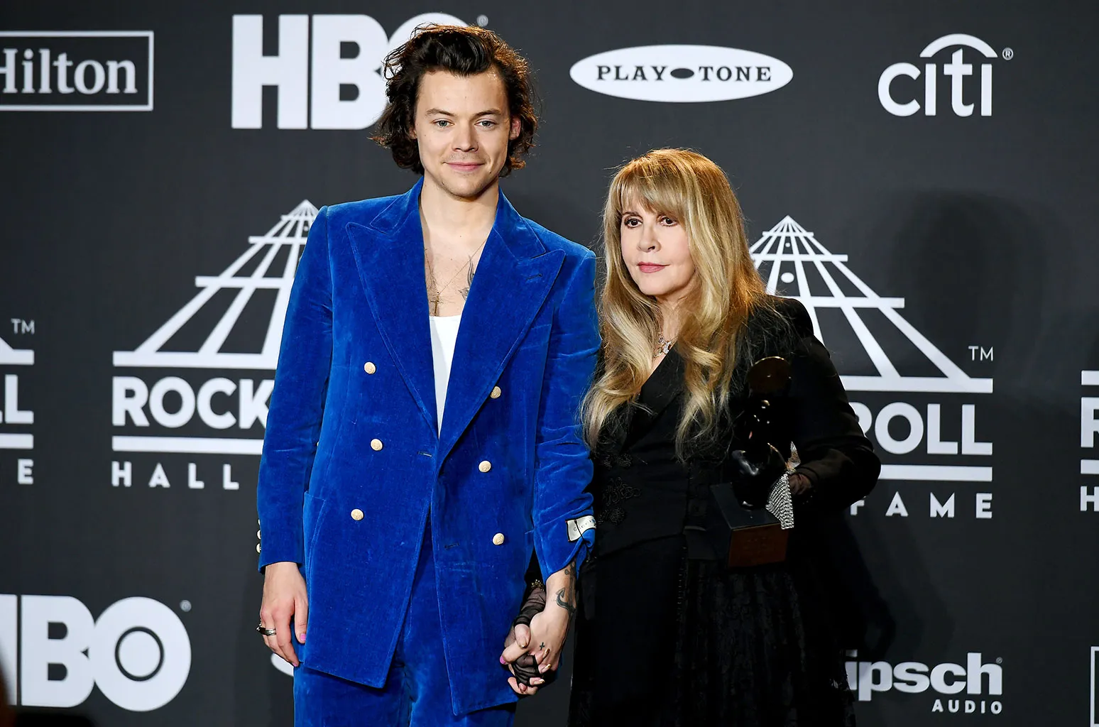 Imagem de conteúdo da notícia "Stevie Nicks faz dueto com Harry Styles em Tributo para Christine McVie" #1