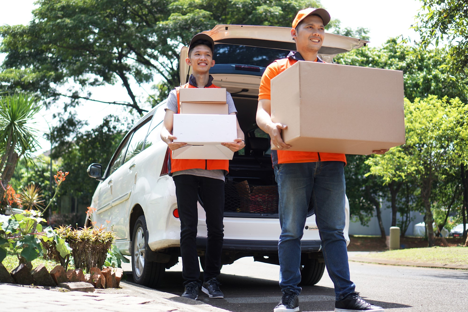 Dịch vụ vận chuyển hàng hóa thường thấy ở các khu công nghiệp