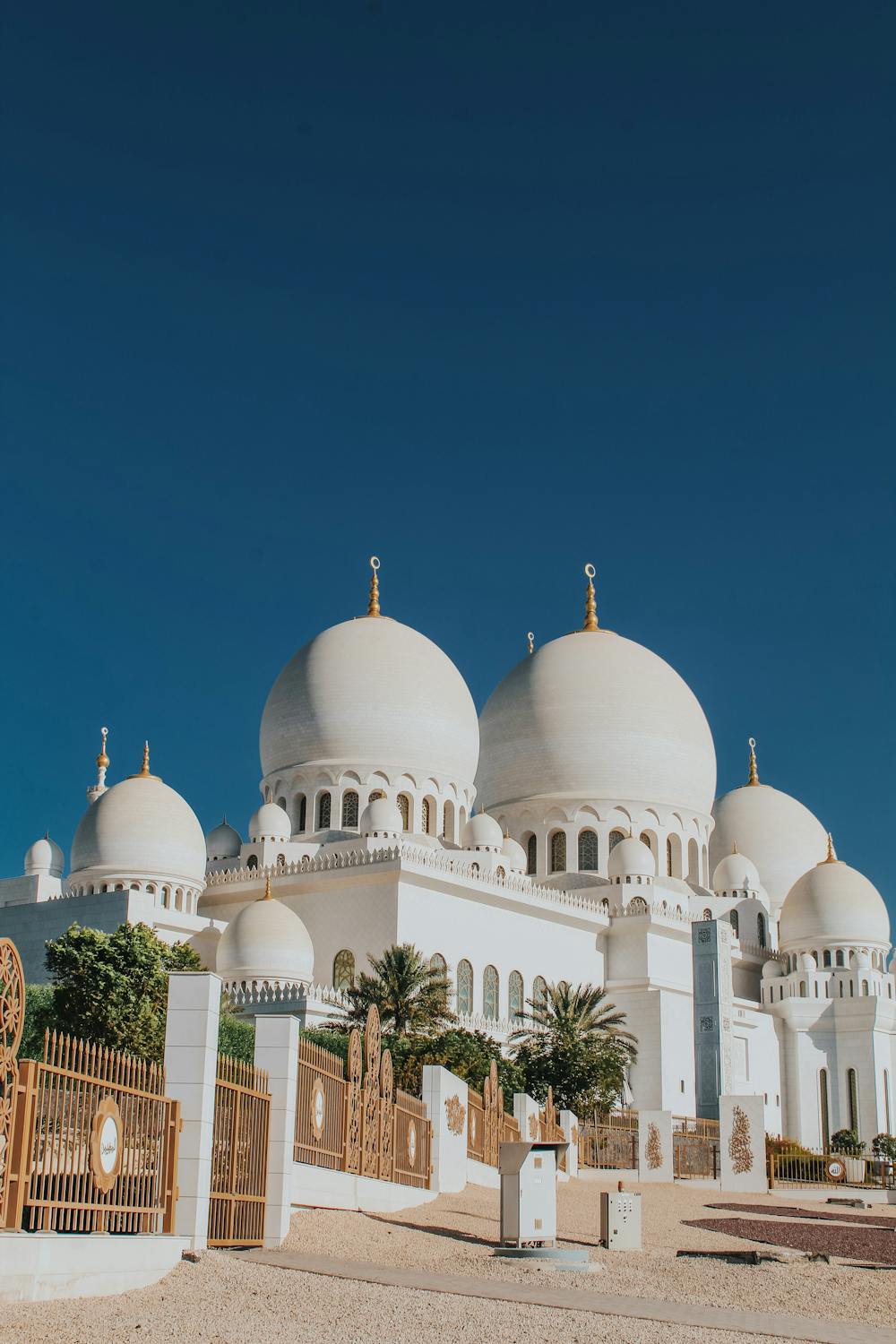 Instagram Islamic DP featuring Grand sheikh zayed mosque in Abu Dhabi

