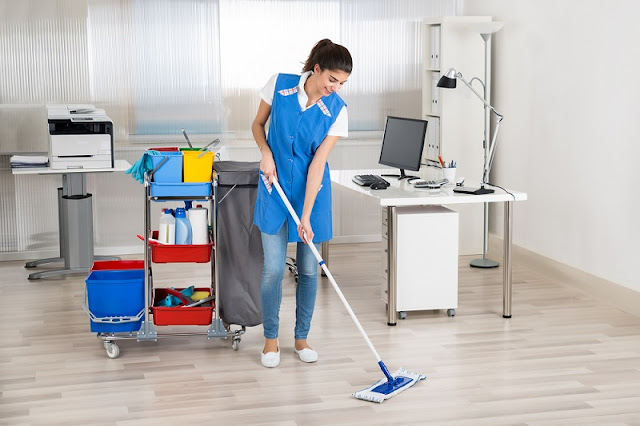 Không chỉ nhà riêng, văn phòng cũng là nơi cần nhân công dọn vệ sinh