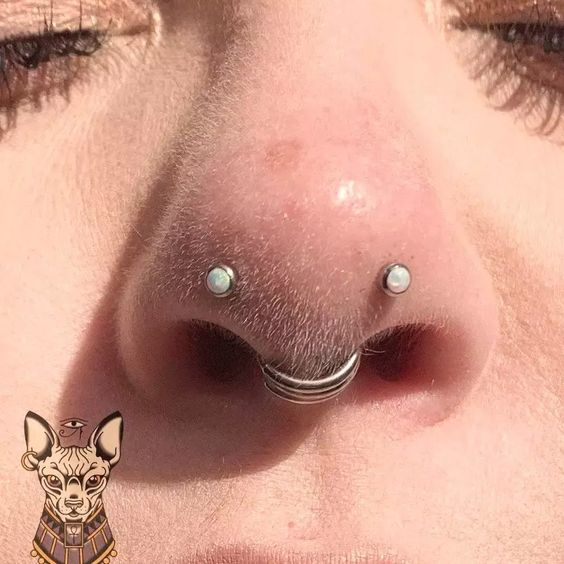 Frontal view of a lady wearing the Austin Bar Piercing